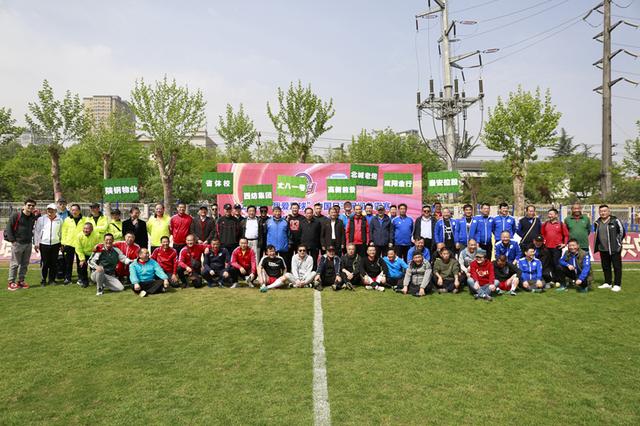 斯的后卫在 斯的后卫在