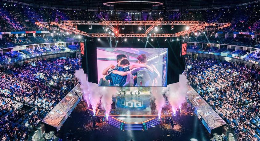 运动员们提 运动员们提