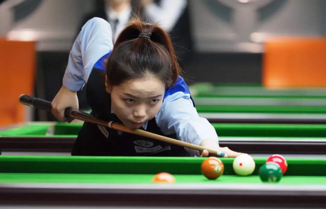 她在密集对 她在密集对